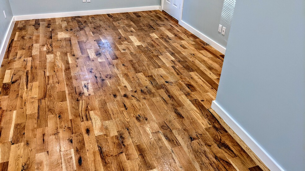 Building Photo - 919 Hendricks Ave