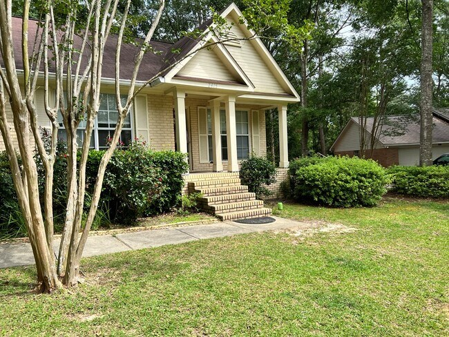 Building Photo - 2415 Stonewood Dr