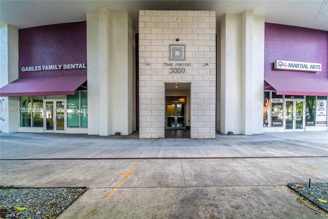 Building Photo - 3000 Coral Wy