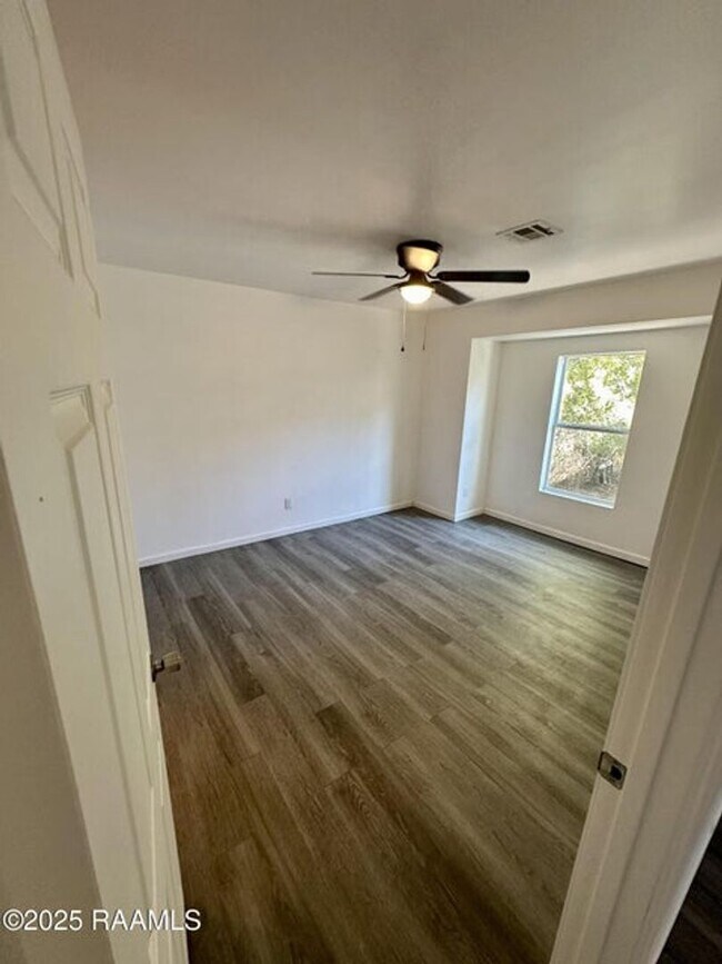 Building Photo - 216 Marigny Cir