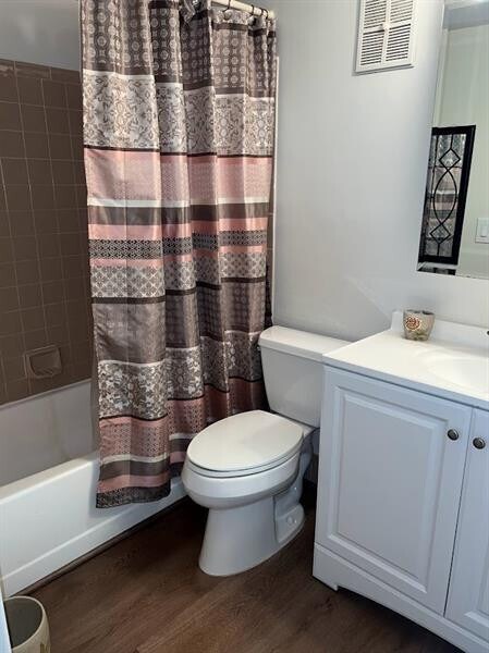 Building Photo - 4000 Crystal Lake Dr