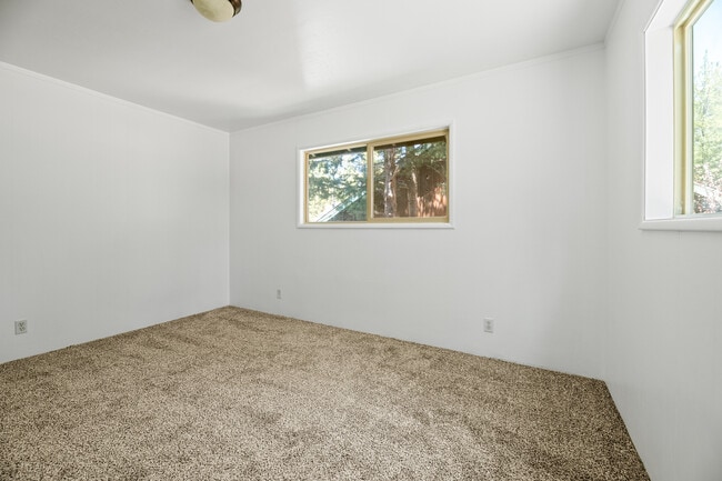 Building Photo - 383 Catalina Rd