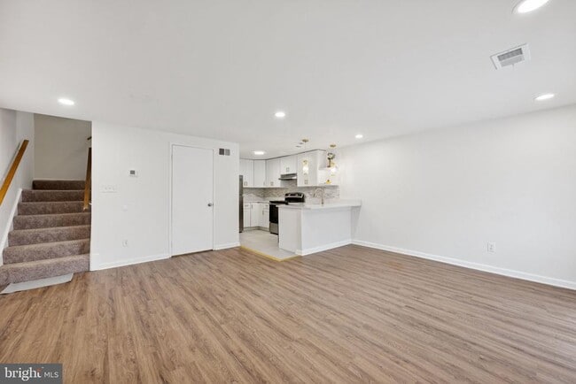 Building Photo - 9287 Chadburn Pl