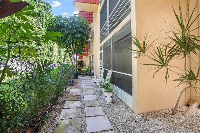 Building Photo - 22615 SW 66th Ave