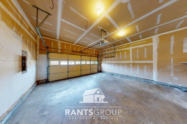 Building Photo - 3-Bedroom, 2-Bath Gem in Walkable Lacey Ne...