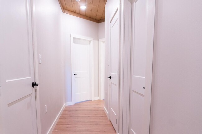 Building Photo - 406 Hideaway Ridge Cir