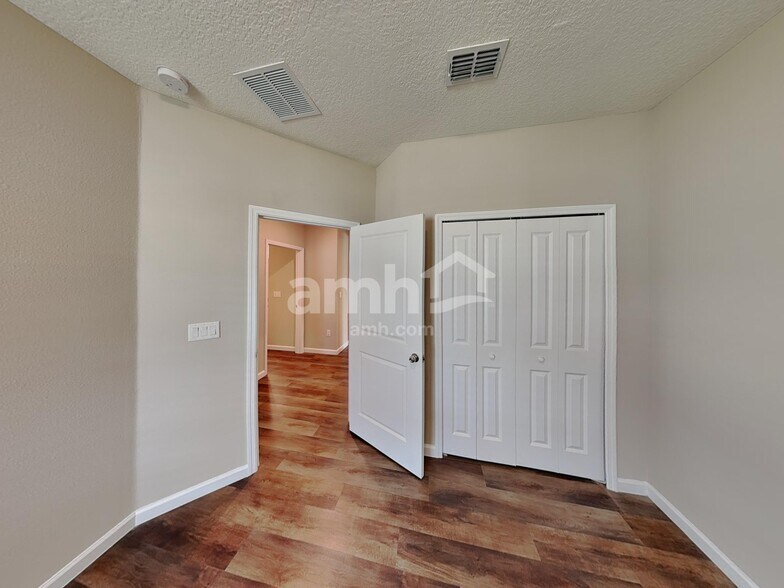 Building Photo - 204 Hemlock Pt