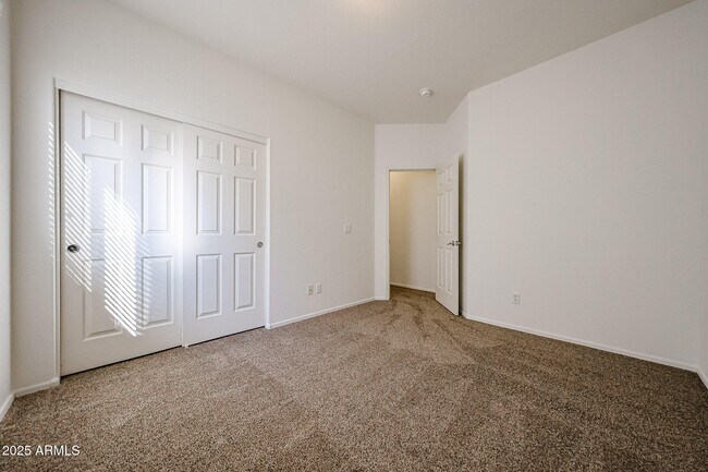 Building Photo - 45449 Alamendras St