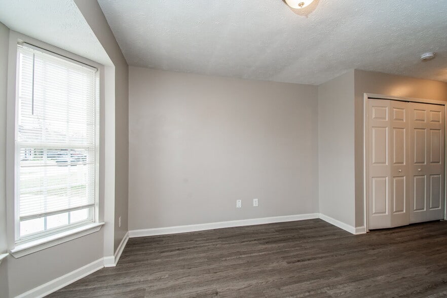 Building Photo - 2633 River Meade Way