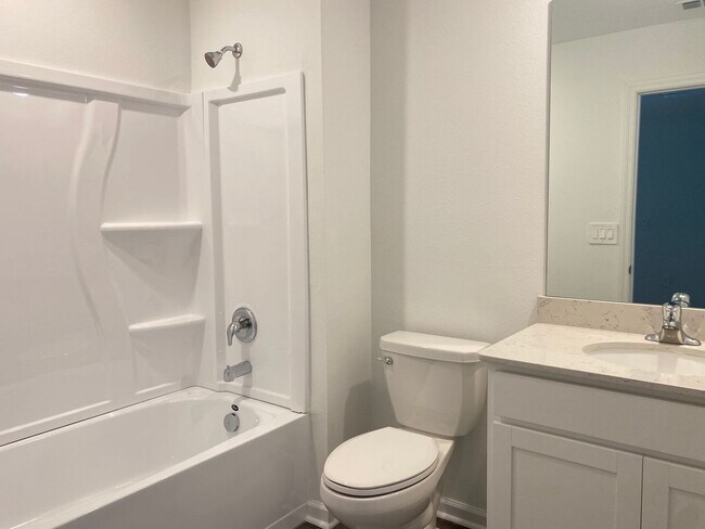 Building Photo - Almost New 3/2/1 Modern Townhome!