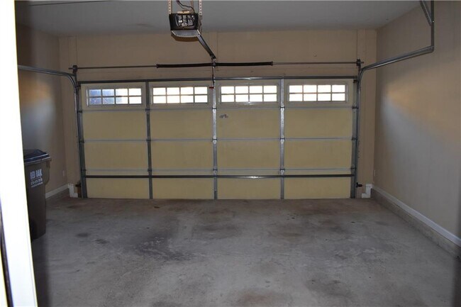 Building Photo - 2320 Harvest Ridge Cir NE