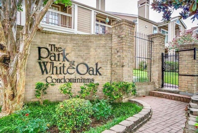 Building Photo - 1860 White Oak Dr