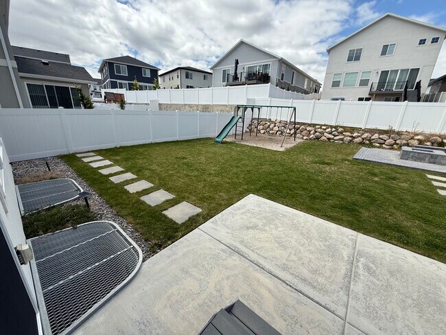 Building Photo - 6086 W Esker Terrace Ln