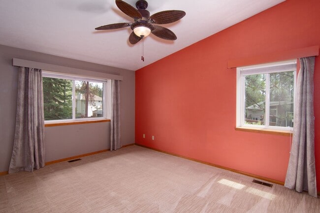 Building Photo - COMING SOON !! 3 bed 2.5 Bath Home on .5 acre lot in corner of Culdesac Mead School District