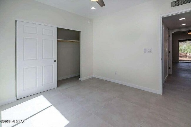 Building Photo - 4989 N Territory Ave