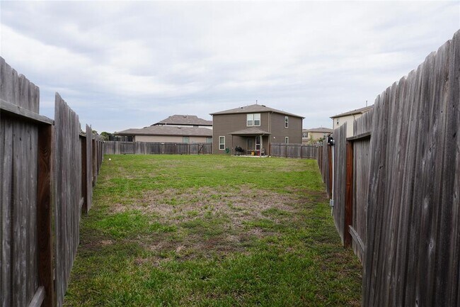 Building Photo - 14503 Overland Pass