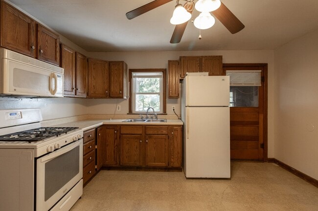 Building Photo - Charming 2 Bedroom Home in North Columbia