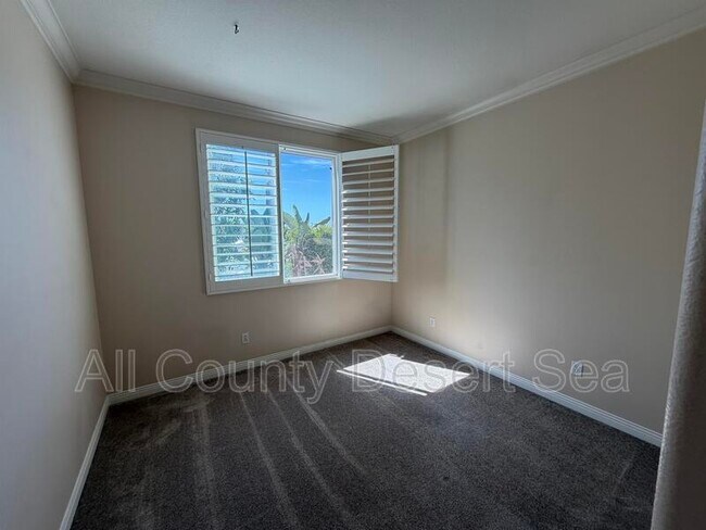 Building Photo - 16621 Maywood Ln