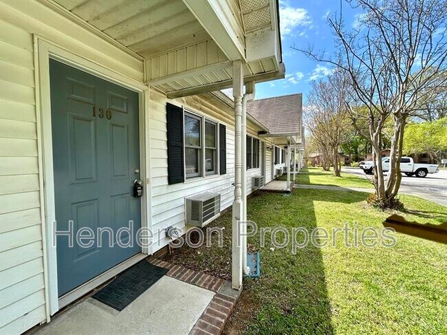 Building Photo - 1442 Riverview Rd