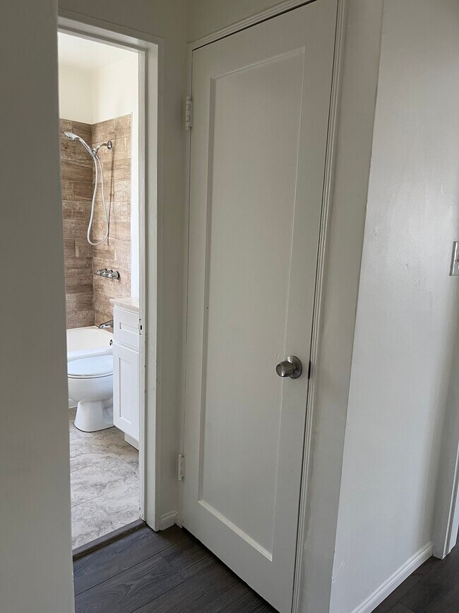 Linen closet - 9028 Crenshaw Blvd