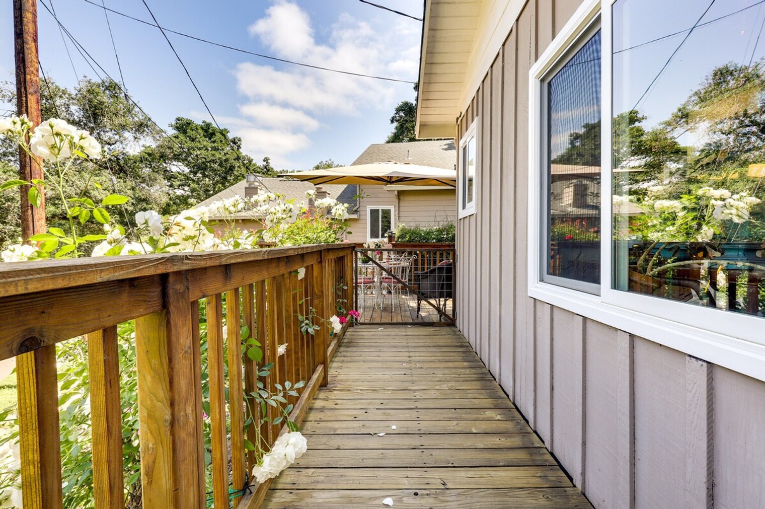 Building Photo - 4460 Lakeside Rd