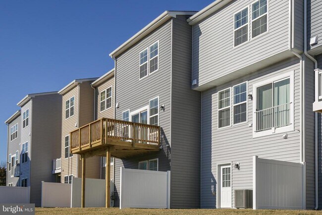 Building Photo - 107 Alderman Wy