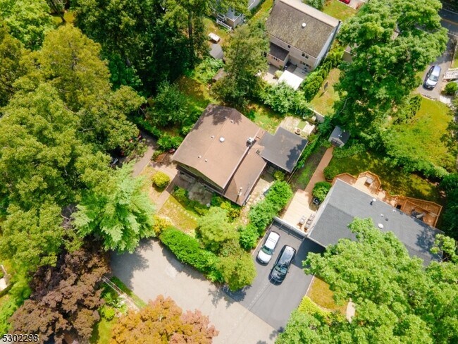 Building Photo - 31 Oliver Pl