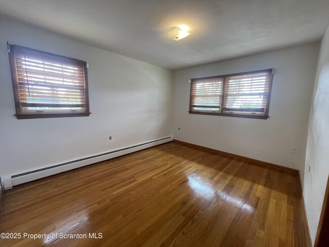 Building Photo - 708 Woodmere Ave