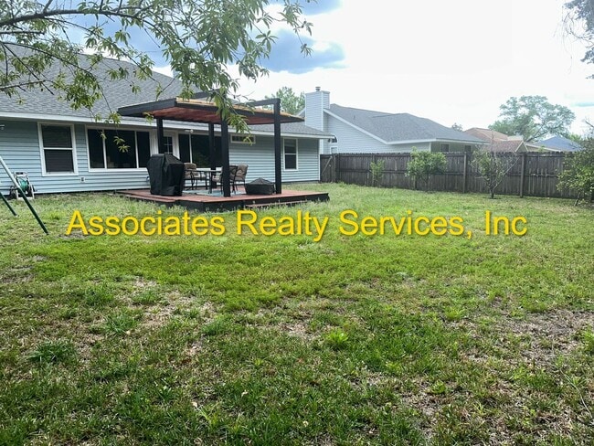 Building Photo - Beautiful 4 Bedroom/3 Bathroom in BROADMOOR!