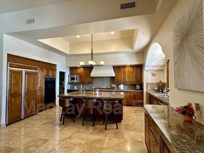 Building Photo - 5711 W Linda Ln