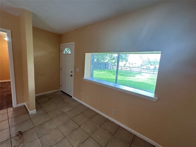 Building Photo - 9334 Lomax St