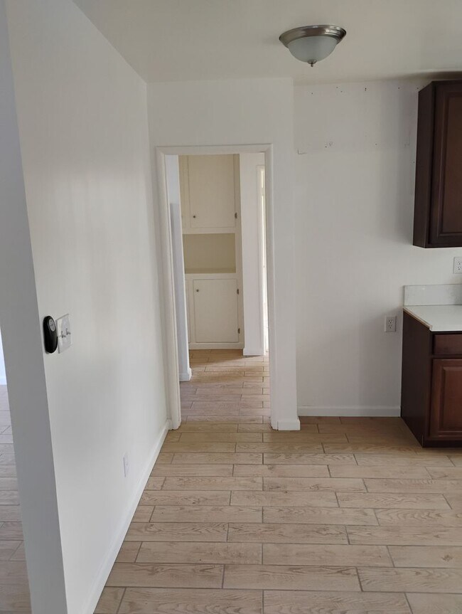 Building Photo - 18924-18934 Gault Street