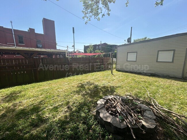 Building Photo - 4415 S Compton Ave