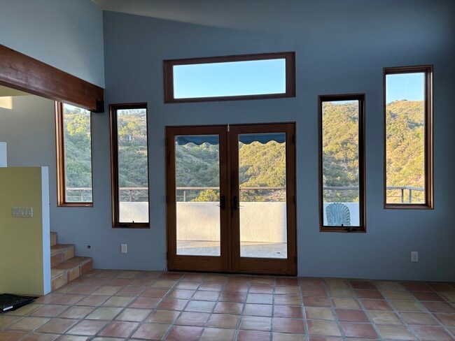 Building Photo - 1646 Jando Dr