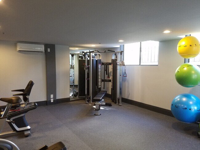 Building Photo - 11162 Camarillo St