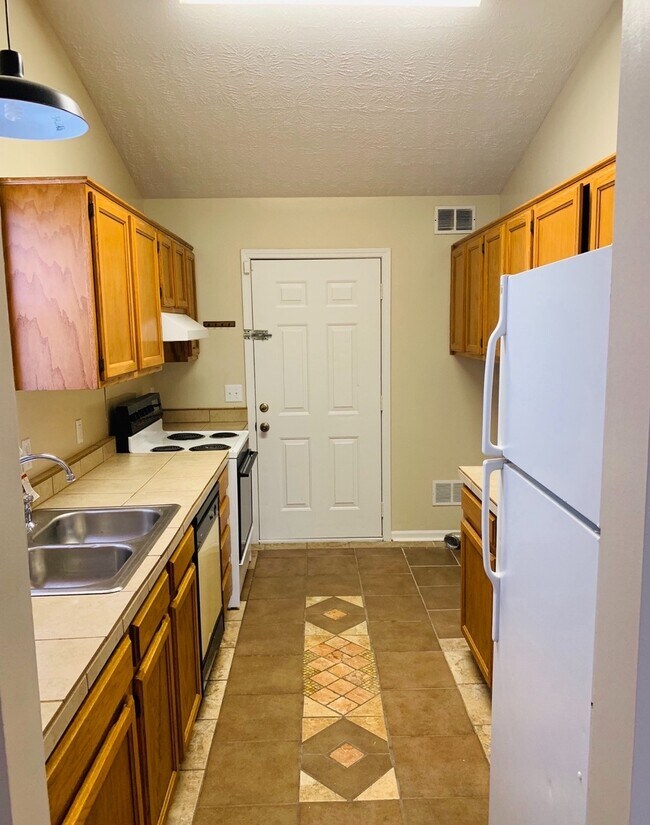 Building Photo - Buena Vista Cottage for Rent!