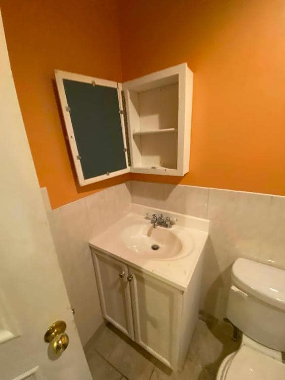 Building Photo - 270 N Main St