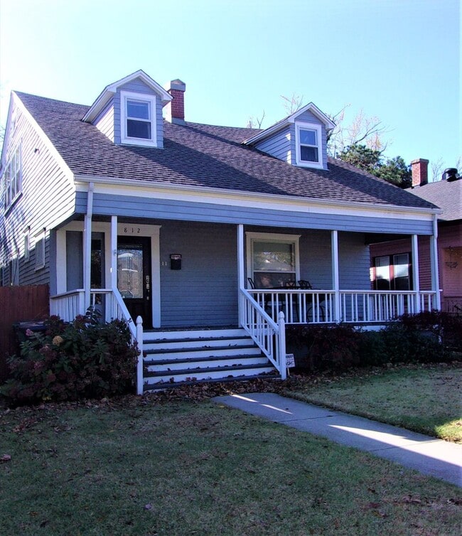 Primary Photo - 2 BED 1 BATH DUPLEX MESTA PARK