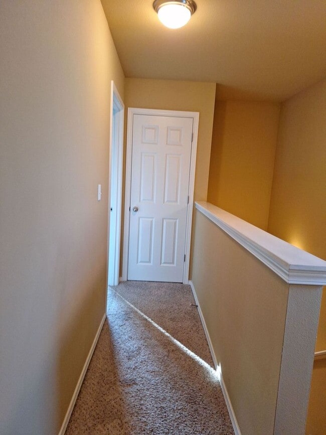 Building Photo - Central Valley Area - 2 Story Home (3Bed, 2.5 Bath)