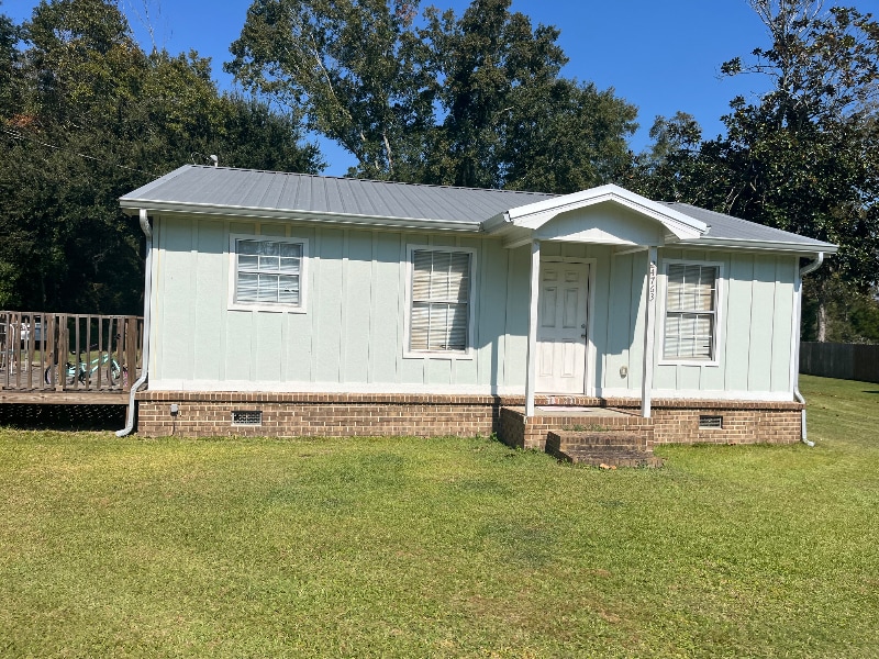 Building Photo - 26743 Pine St