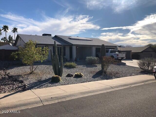 Building Photo - 833 E Marconi Ave