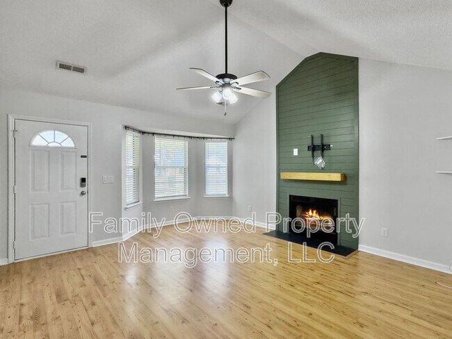 Building Photo - 145 Wilton St