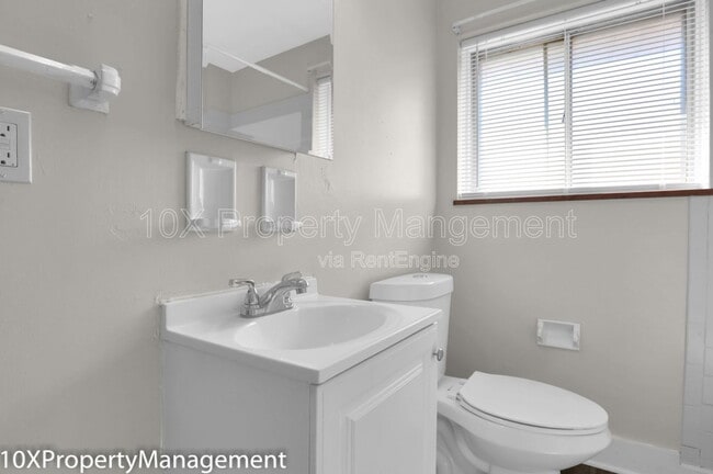 Building Photo - 3257 Cleveland Ave