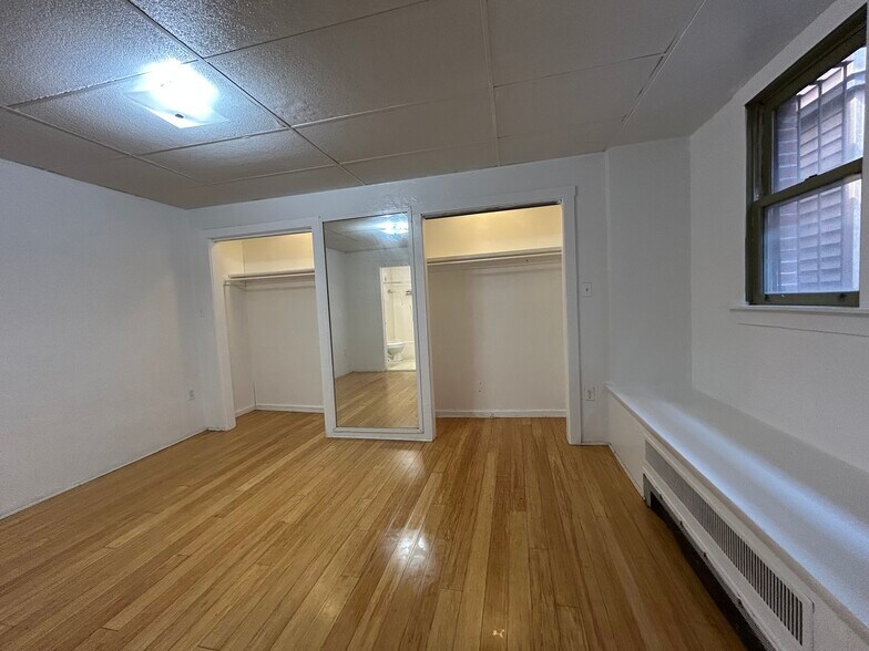 Bedroom p1 - 191 Zerby Ave