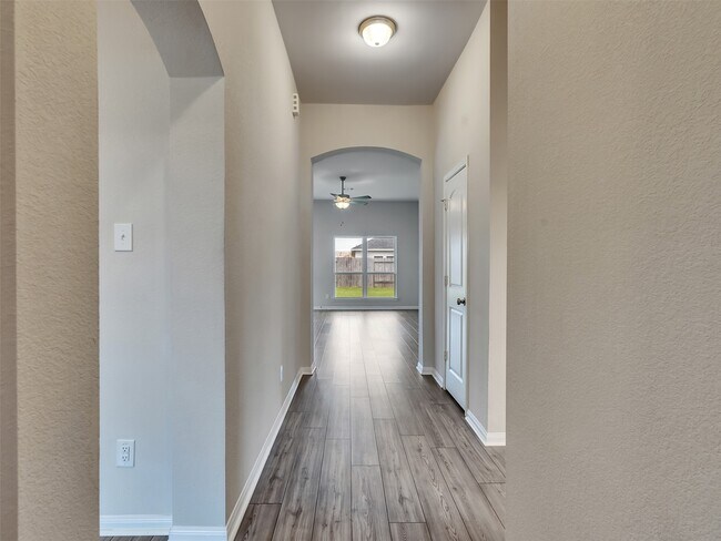 Building Photo - 8216 Tourmaline Wy