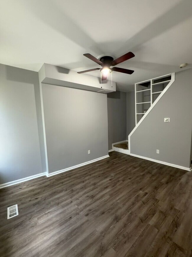 Building Photo - 3 Bedroom Townhome in Pigtown