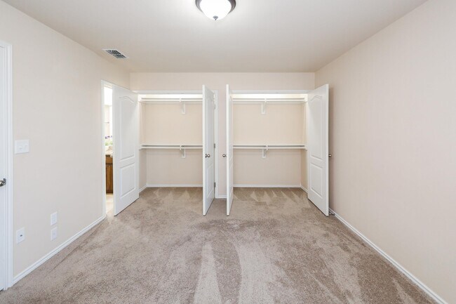 Building Photo - 5609 Montevista Dr