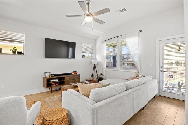 Building Photo - 8612 McKamy Dr