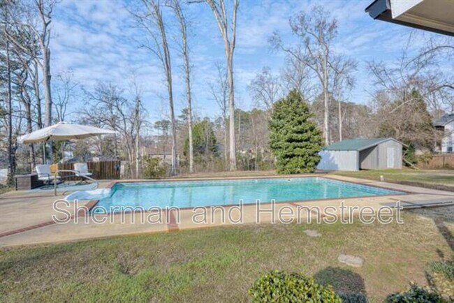 Building Photo - 289 Ashbrook Dr