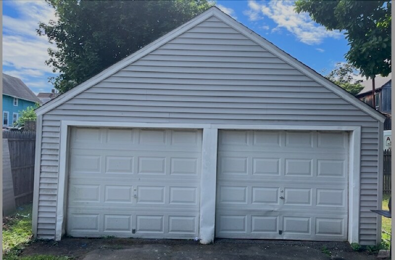 Building Photo - 69 Bennett St